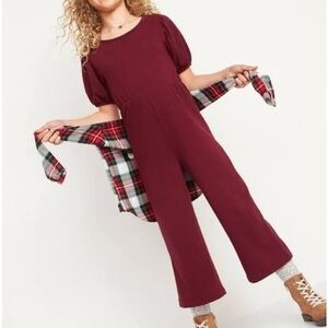 Adorable puff sleeve burgundy pants jumpsuit. Girls 6/7. Perfect for fall photos